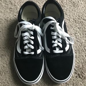 New! Vans Old Skool (Black/white) size 7.5